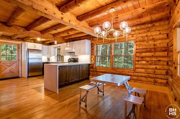 Tupper Lake, NY 12986,33 Gull Pond RD