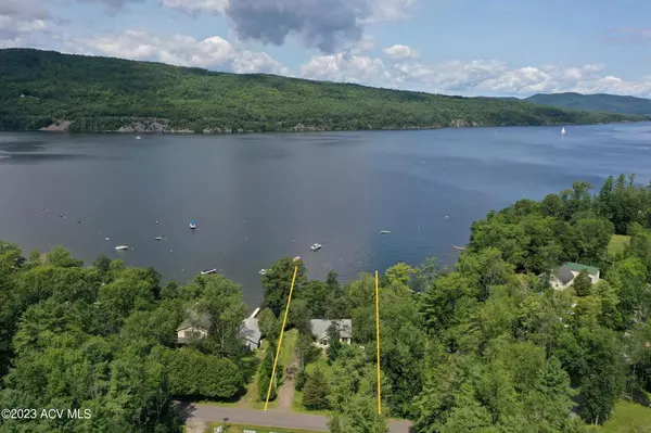 Willsboro, NY 12996,289 Corlear Drive DR