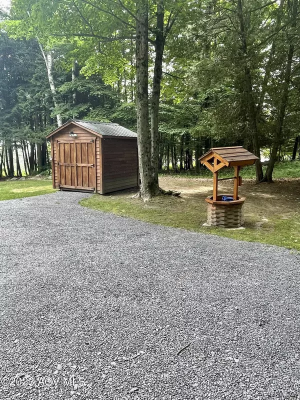 Chateaugay, NY 12920,5722 State Route 374