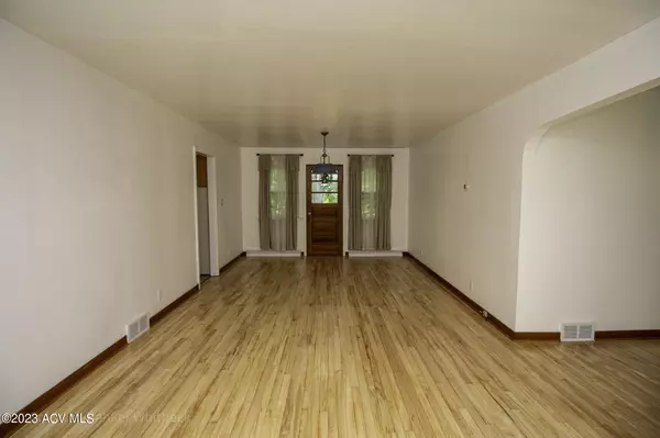 Chazy, NY 12921,8258 NY-22