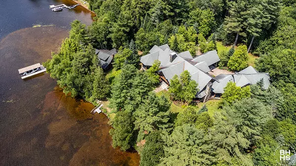 Saranac Lake, NY 12983,19 Deerwood LN