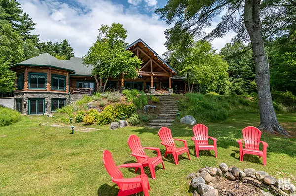 Saranac Lake, NY 12983,19 Deerwood LN