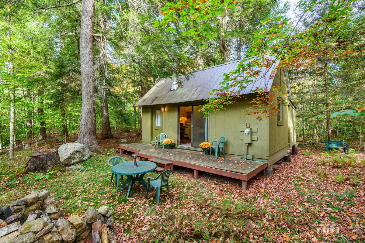 Saranac Lake, NY 12983,736 Bartlett Carry