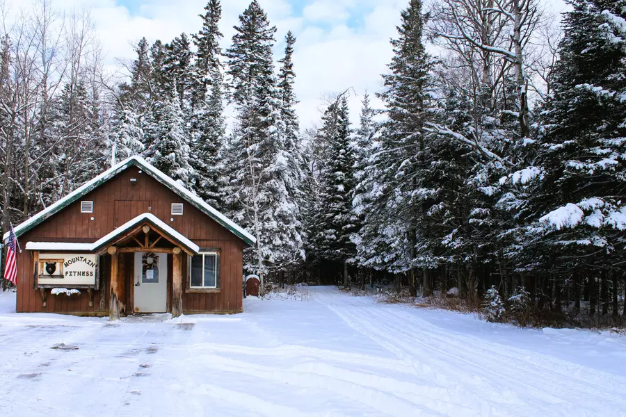 110 Black Bear Ln LN, Indian Lake, NY 12842