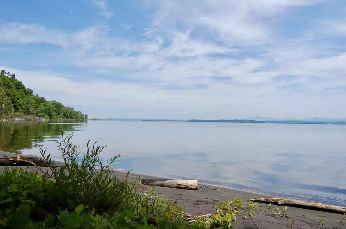 Willsboro, NY 12996,3352 Essex Road RD