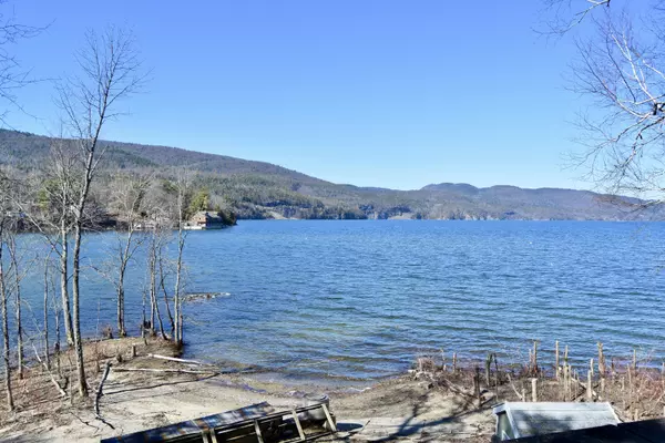 Willsboro, NY 12996,170 Cedar Lane LN