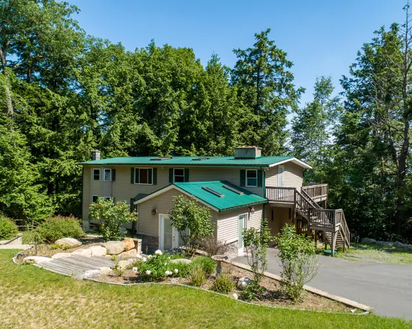 Keeseville, NY 12944,24 Less Traveled RD