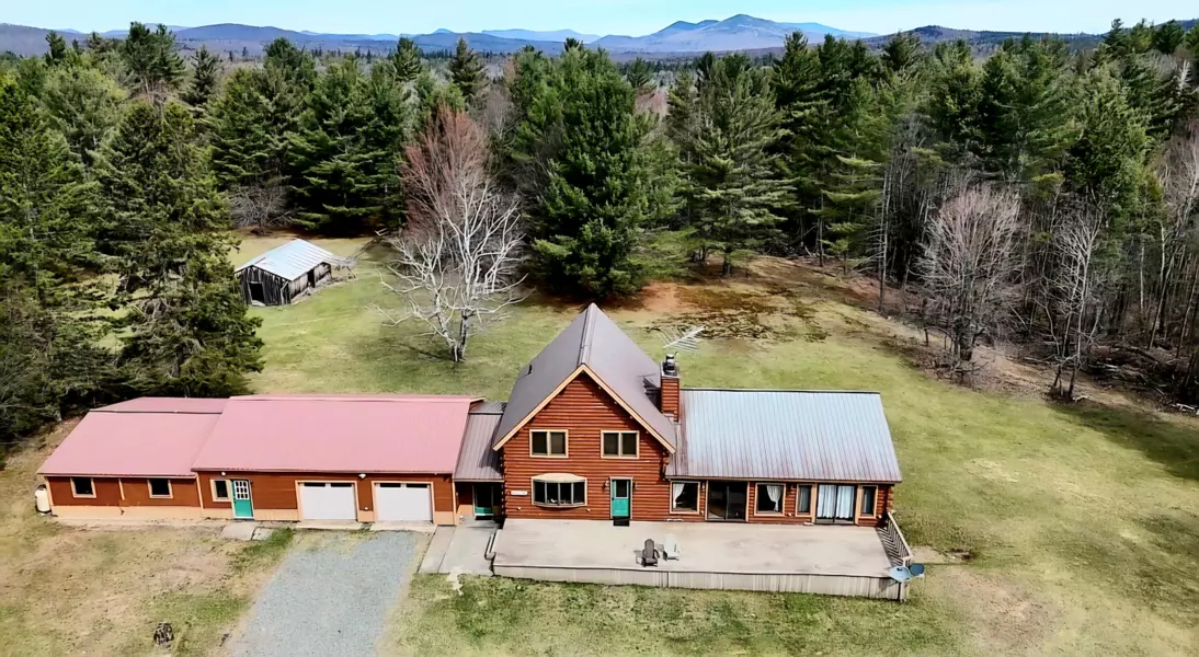 2029 Gillespie DR, Bloomingdale, NY 12913