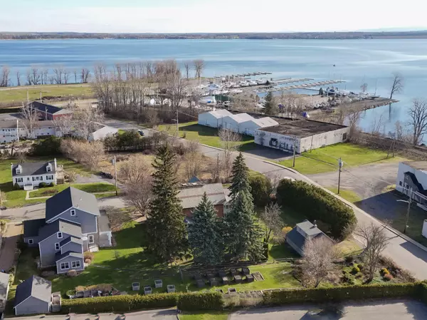 Plattsburgh, NY 12901,28 Macomb ST