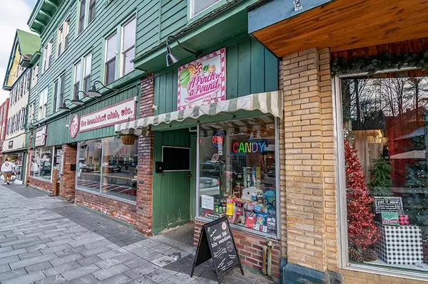 Lake Placid, NY 12946,2433 Main ST