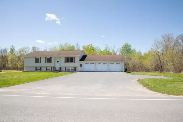 Plattsburgh, NY 12901,461 Stafford RD