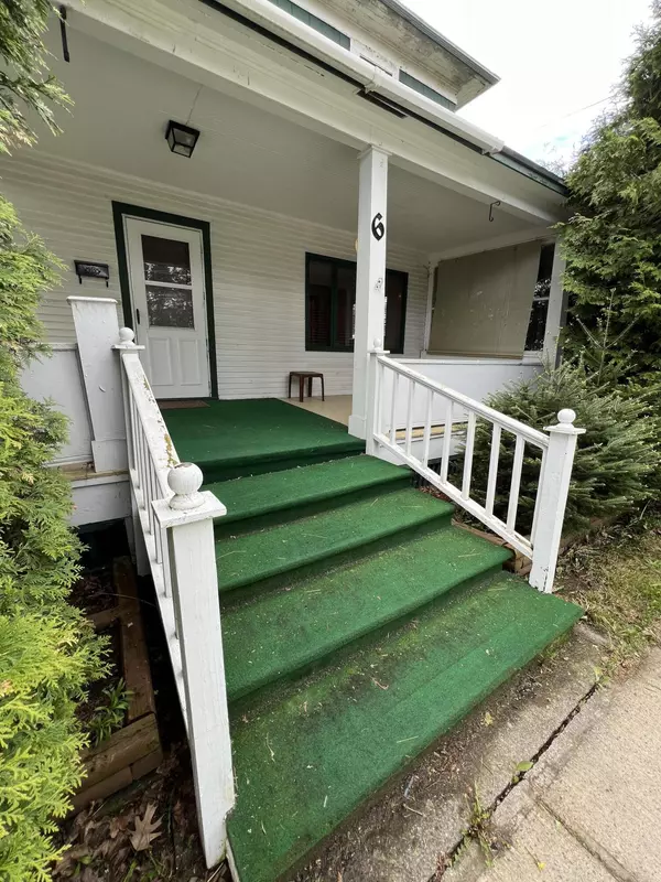 Malone, NY 12953,6 Harding Street ST