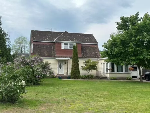 3 Margaret St, Keeseville, NY 12944