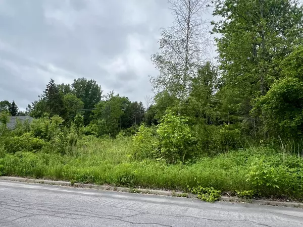 Plattsburgh, NY 12901,8 Jerry Drive