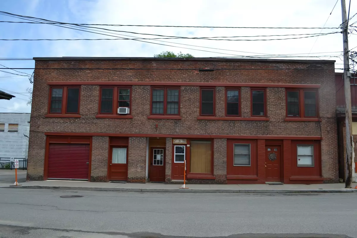 Saranac Lake, NY 12983,68 Dorsey ST