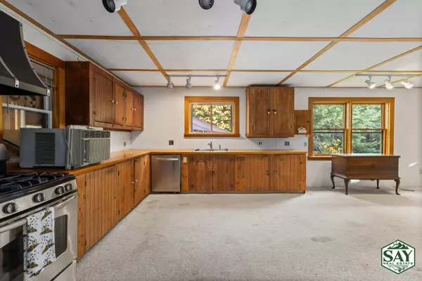 Saranac Lake, NY 12983,32 Brunswick RD