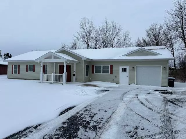 18 Elm ST, Rouses Point, NY 12979