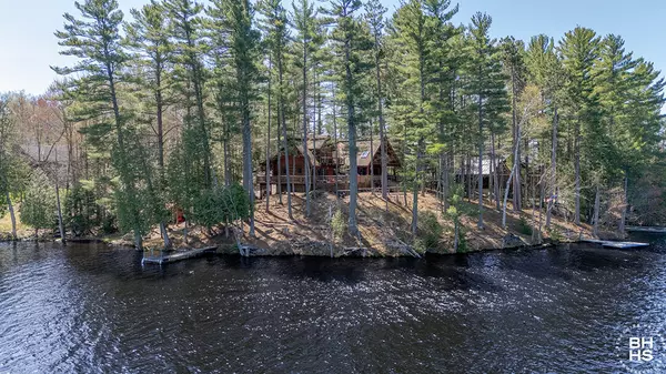 Saranac Lake, NY 12983,336 Oseetah Park RD