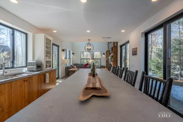 Lake Placid, NY 12946,4 Ahmek DR