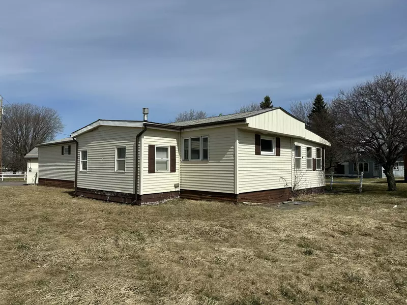 4 East RD, Burke, NY 12917