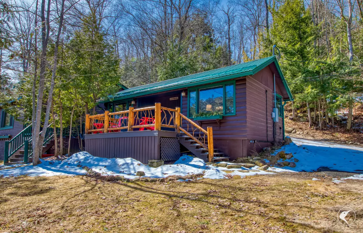 Saranac Lake, NY 12983,5 Harbor Hill LN