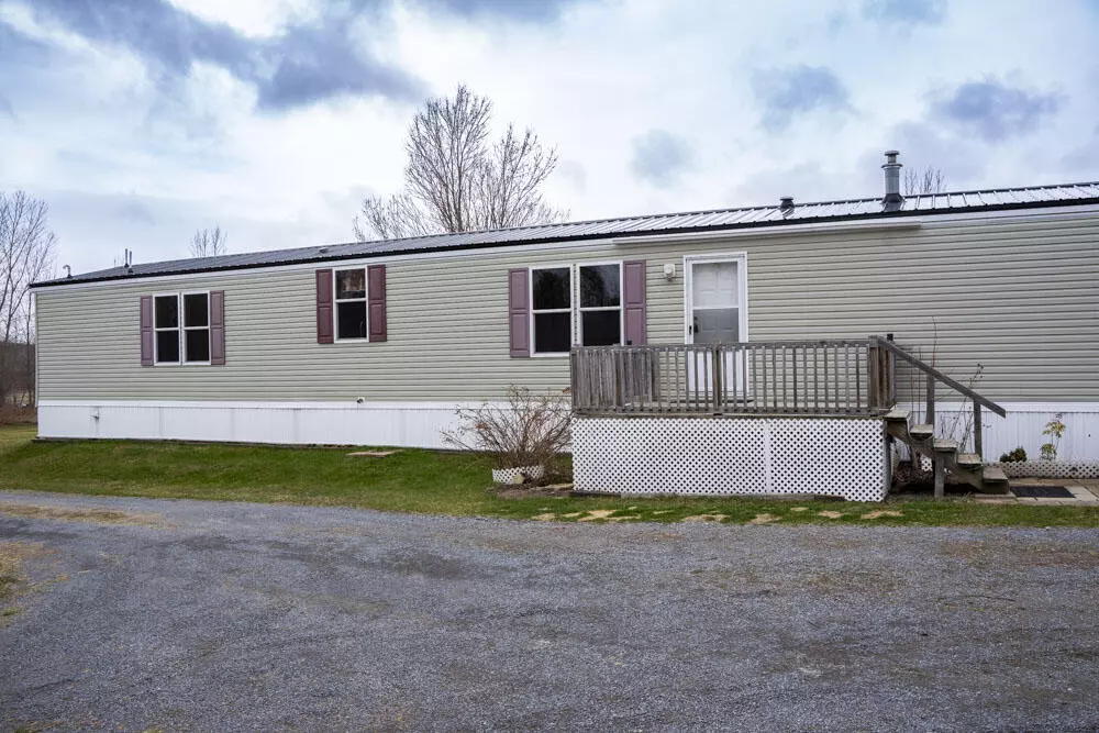 West Chazy, NY 12992,11 O'Hearn LN