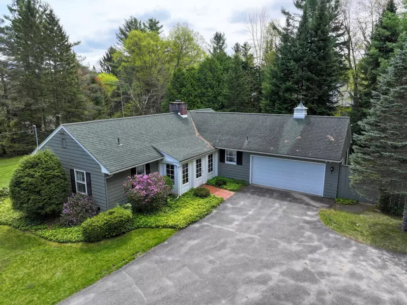 37 Cobble Hill Road RD, Lake Placid, NY 12946