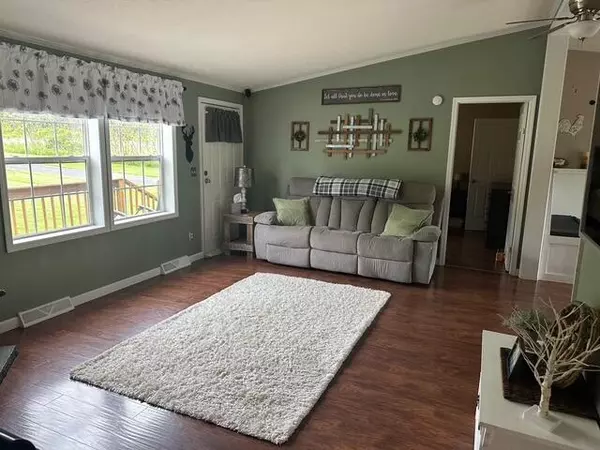 West Chazy, NY 12992,8566 Rt 22