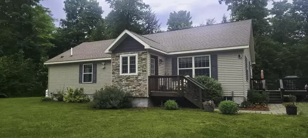 201 Creek RD, Champlain, NY 12919