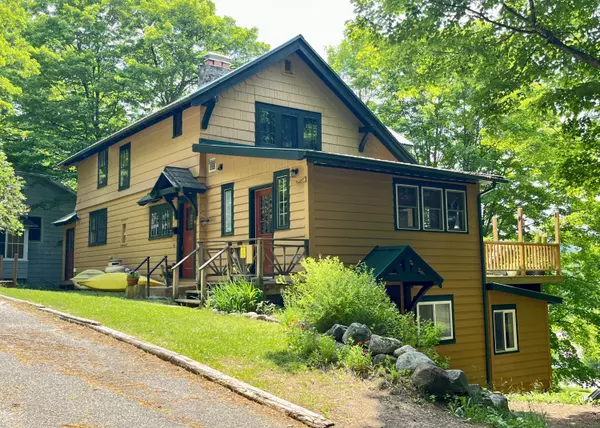 43 Woody Crest RD, Saranac Lake, NY 12983