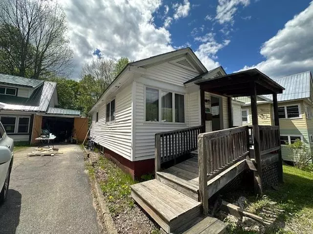 Saranac Lake, NY 12983,23 Winona AVE