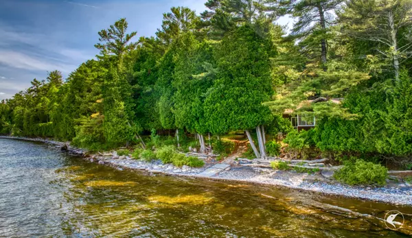 Willsboro, NY 12996,3036 Essex RD