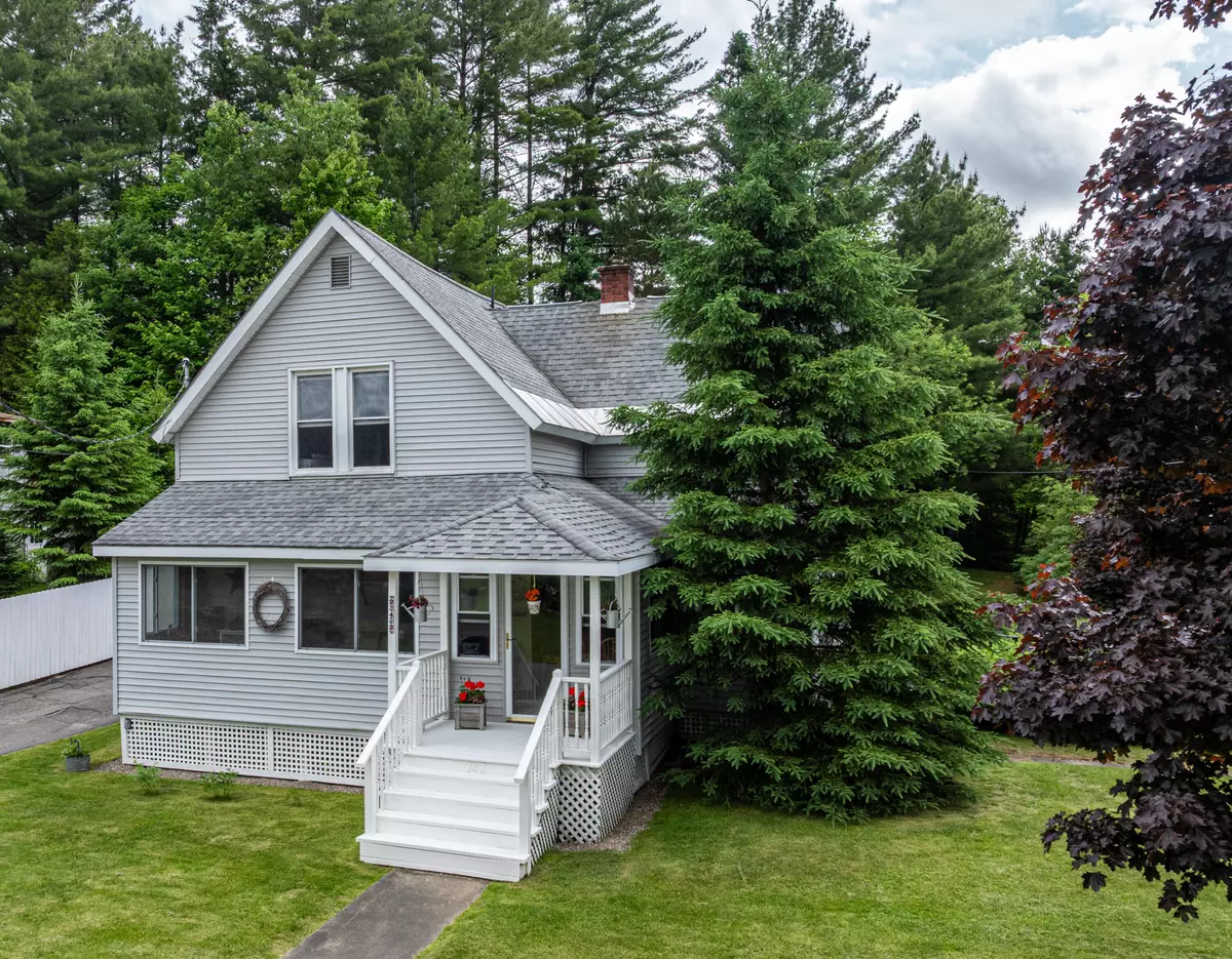 Lake Placid, NY 12946,242 Hurley AVE