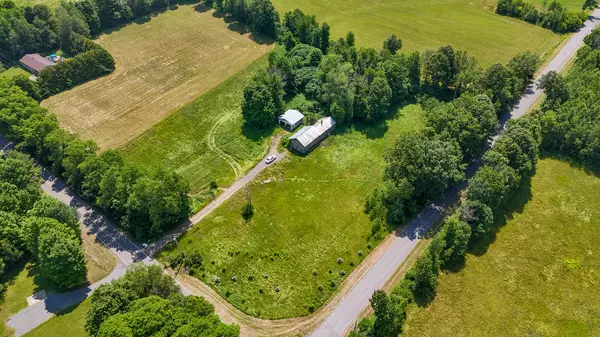 Peru, NY 12972,135 Reservoir RD