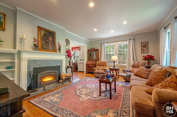 Saranac Lake, NY 12983,25 Slater Avenue