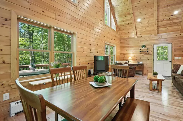 Jay, NY 12941,39 Muskrat LN