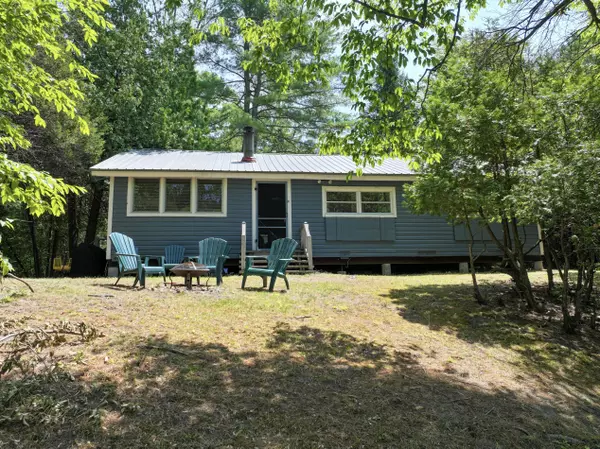 Willsboro, NY 12996,152 Cedar LN