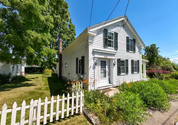 13 Beggs Point ST, Essex, NY 12936