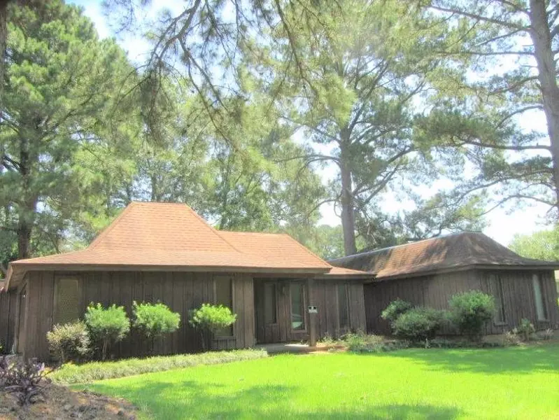 1521 Old Amy Rd., Laurel, MS 39440