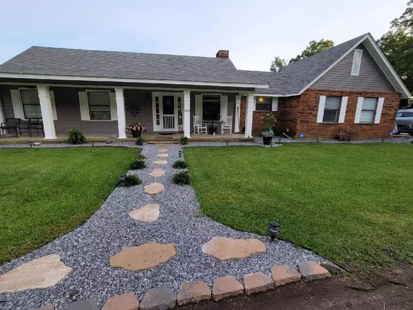 Brookhaven, MS 39601,1826 NE Heucks Retreat