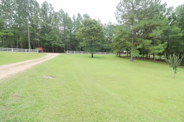 Petal, MS 39465,233 Beverly Hills LOOP