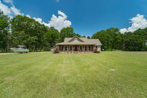 887 Old Progress Rd., Moselle, MS 39459