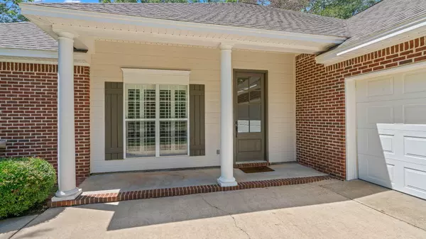 Petal, MS 39465,2 Carnaby St.