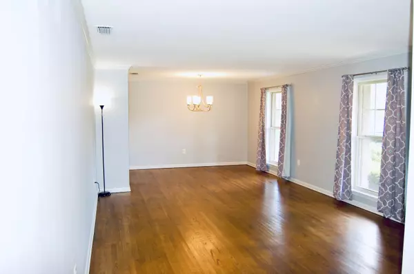 Hattiesburg, MS 39401,211 Donwood Pl