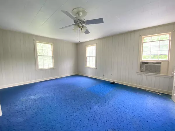 Columbia, MS 39429,911 Broad St.