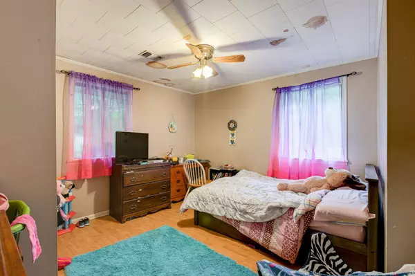 Petal, MS 39465,305 Williams St.