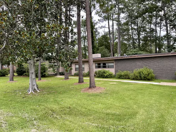 Hattiesburg, MS 39401,407 N 38th Ave.