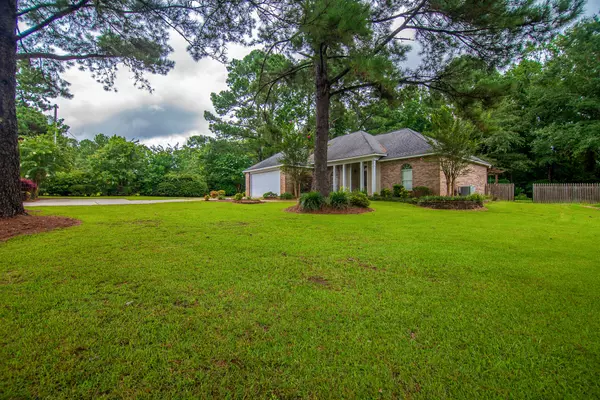 Hattiesburg, MS 39402,10 Cedar Ln.