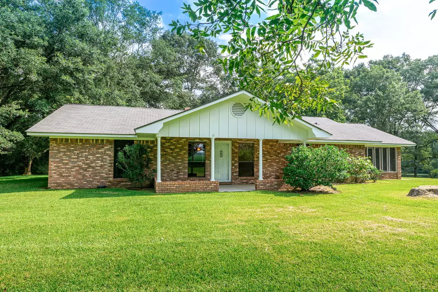 25 Old Dairy Rd., Richton, MS 39476