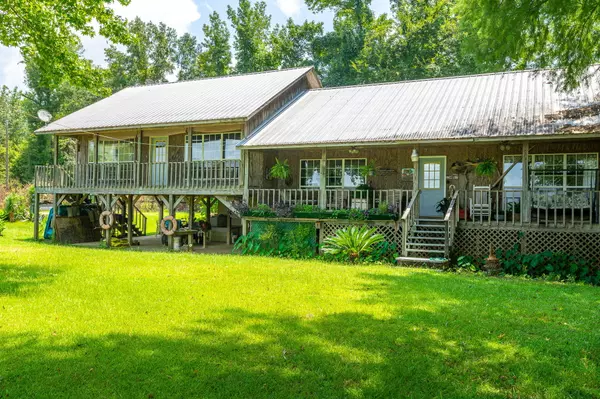 Columbia, MS 39429,84 Oatis Camp Ln.